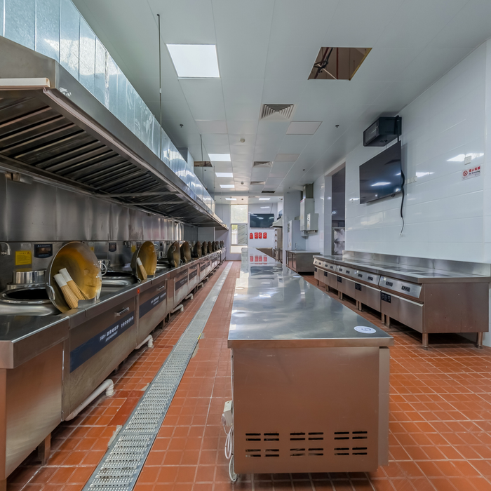 Chest Freezer vs Upright Freezer: Which Is Right for Your Commercial Kitchen?