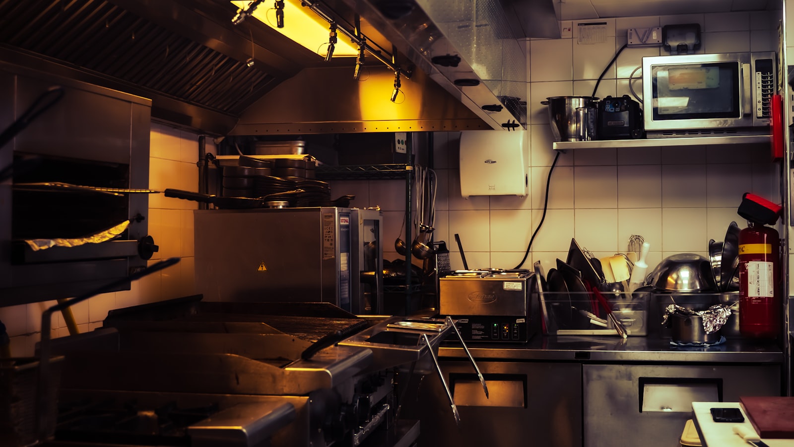 Commercial Dishwashers Ireland: The Complete Buyer's Guide (2026)