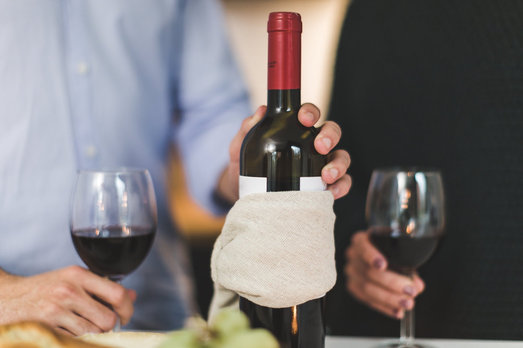 Wine Etiquette: 5 Things You Should Be Doing - ChillCooler
